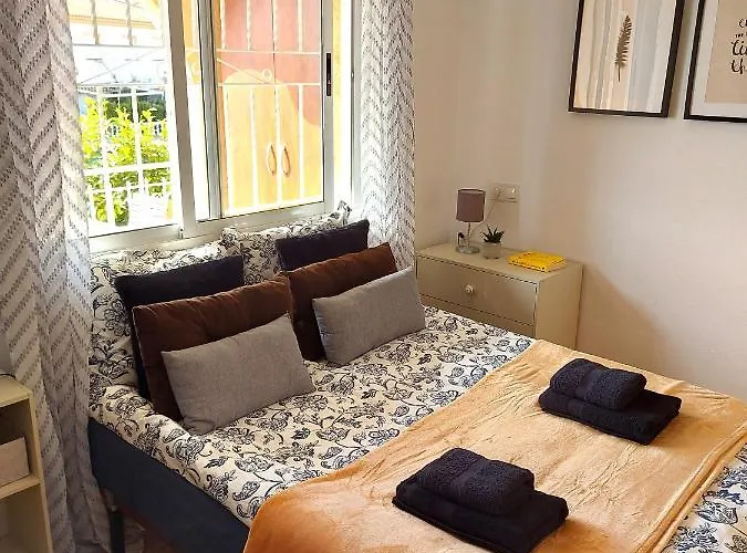 With Sea View, La Mata Appartement *